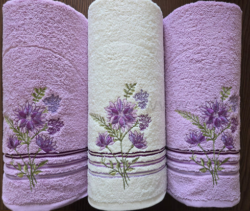 Medvilnės pluošto vonios rankšluosčių rinkinys „Cotton Delux“, levandų ir pieno baltos spalvos